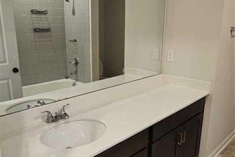 House in MATTIE POINTE in Auburndale, Florida 4 bedrooms, 179.86 sq.m. № 2208027 - photo 25