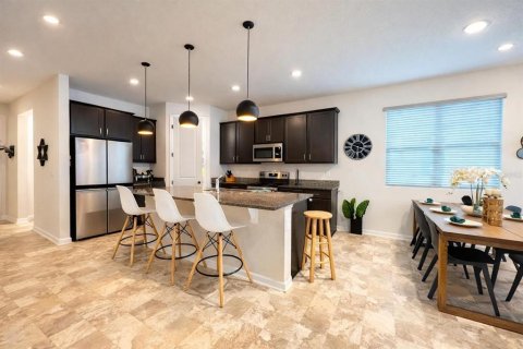 House in MATTIE POINTE in Auburndale, Florida 4 bedrooms, 179.86 sq.m. № 2208027 - photo 3