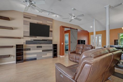 Купить виллу или дом в Тампа, Флорида 10 комнат, 173.26м2, № 2225055 - фото 8