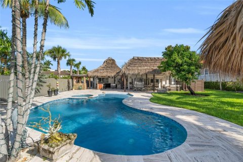 House in North Miami, Florida 4 bedrooms, 210.33 sq.m. № 1953649 - photo 29