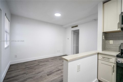 Appartement à louer à Miami, Floride: 1 chambre, 46.92 m2 № 2351446 - photo 6