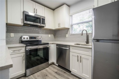Appartement à louer à Miami, Floride: 1 chambre, 46.92 m2 № 2351446 - photo 5