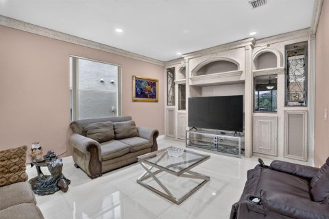 House in Miramar, Florida 5 bedrooms, 362.41 sq.m. № 2191429 - photo 7