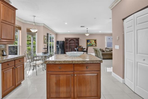 House in Miramar, Florida 5 bedrooms, 362.41 sq.m. № 2191429 - photo 30