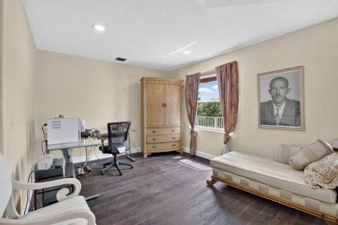 House in Miramar, Florida 5 bedrooms, 362.41 sq.m. № 2191429 - photo 10