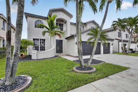 House in Miramar, Florida 5 bedrooms, 362.41 sq.m. № 2191429 - photo 22