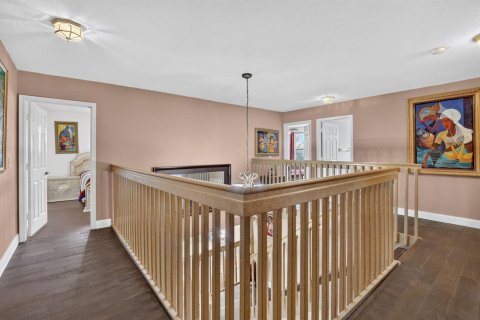 House in Miramar, Florida 5 bedrooms, 362.41 sq.m. № 2191429 - photo 20
