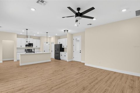 Casa en venta en Palm Coast, Florida, 4 dormitorios, 171.78 m2 № 2386187 - foto 5