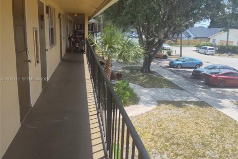 Condominio en Delray Beach, Florida, 2 dormitorios  № 2075126