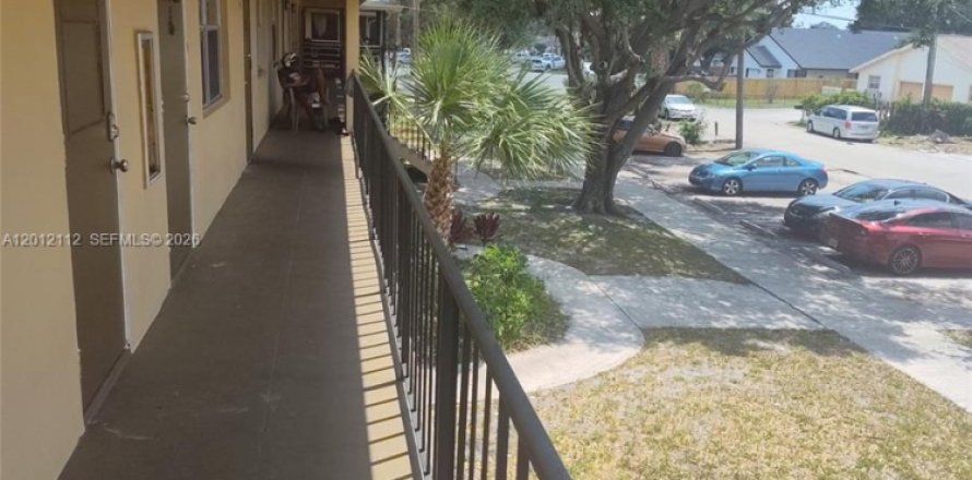Condominio en Delray Beach, Florida, 2 dormitorios № 2075126