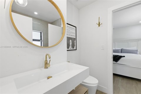 Снять в аренду виллу или дом в Майами-Шорс, Флорида 4 спальни, 195.93м2, № 2060779 - фото 17