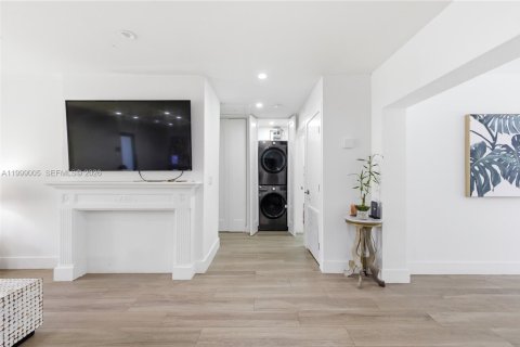 Снять в аренду виллу или дом в Майами-Шорс, Флорида 4 спальни, 195.93м2, № 2060779 - фото 14