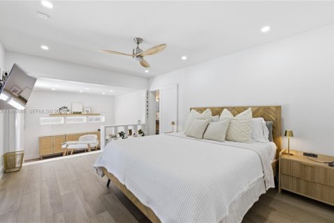 Снять в аренду виллу или дом в Майами-Шорс, Флорида 4 спальни, 195.93м2, № 2060779 - фото 29