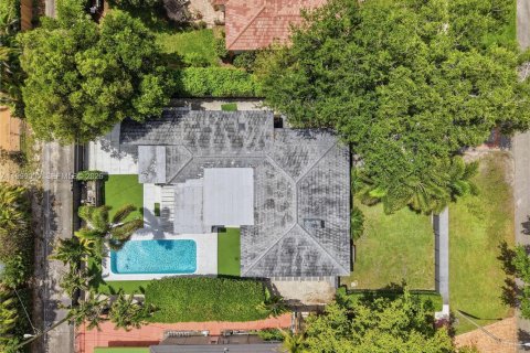 Снять в аренду виллу или дом в Майами-Шорс, Флорида 4 спальни, 195.93м2, № 2060779 - фото 25