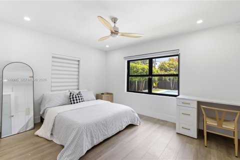 Снять в аренду виллу или дом в Майами-Шорс, Флорида 4 спальни, 195.93м2, № 2060779 - фото 16