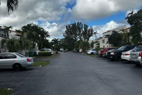 Touwnhouse à louer à Lauderhill, Floride: 3 chambres, 149.57 m2 № 1223630 - photo 1
