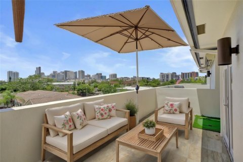 Touwnhouse à louer à Fort Lauderdale, Floride: 3 chambres, 223.99 m2 № 2169435 - photo 5