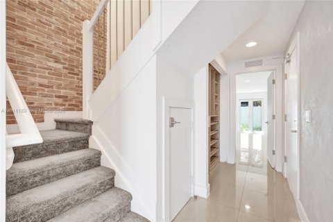Touwnhouse à louer à Fort Lauderdale, Floride: 3 chambres, 223.99 m2 № 2169435 - photo 17