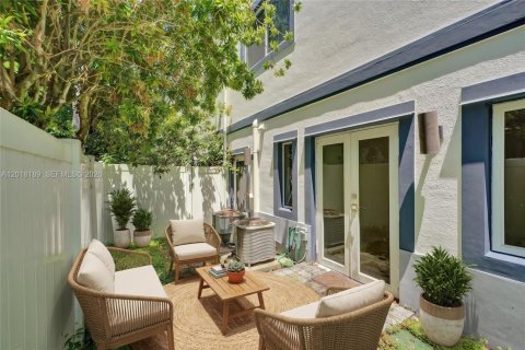 Touwnhouse à louer à Fort Lauderdale, Floride: 3 chambres, 223.99 m2 № 2169435 - photo 24