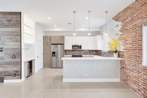 Touwnhouse à louer à Fort Lauderdale, Floride: 3 chambres, 223.99 m2 № 2169435 - photo 2