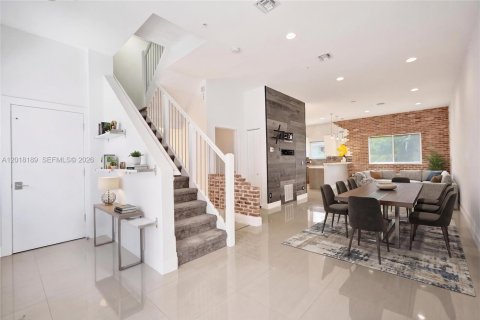 Touwnhouse à louer à Fort Lauderdale, Floride: 3 chambres, 223.99 m2 № 2169435 - photo 25