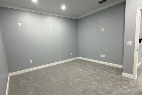 Casa en alquiler en Eustis, Florida, 5 dormitorios, 348.48 m2 № 2102380 - foto 8