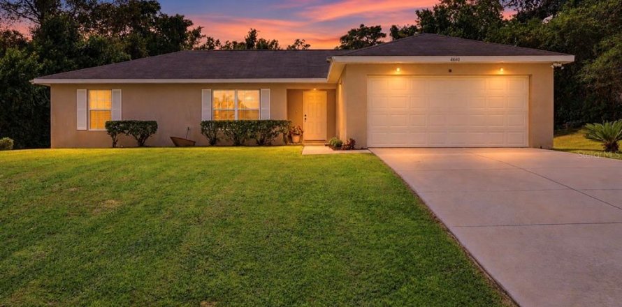 House in Ocala, Florida 3 bedrooms, 135.73 sq.m. № 2388111