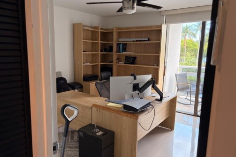 Condo in Aventura, Florida, 2 bedrooms № 2087258 - photo 9