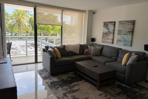 Condo in Aventura, Florida, 2 bedrooms № 2087258 - photo 2