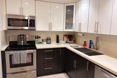 Condo in Aventura, Florida, 2 bedrooms № 2087258 - photo 14