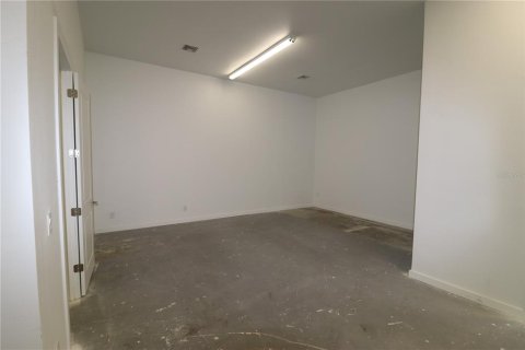 Immobilier commercial à louer à Port Charlotte, Floride: 91.97 m2 № 2109182 - photo 7