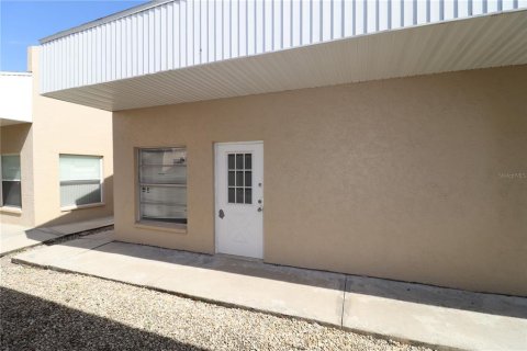 Immobilier commercial à louer à Port Charlotte, Floride: 91.97 m2 № 2109182 - photo 3