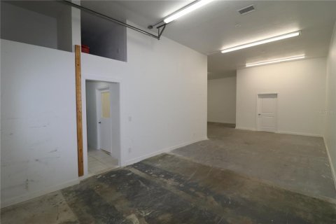 Immobilier commercial à louer à Port Charlotte, Floride: 91.97 m2 № 2109182 - photo 9