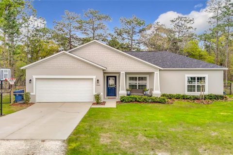 House in Weeki Wachee, Florida 4 bedrooms, 152.73 sq.m. № 2100320