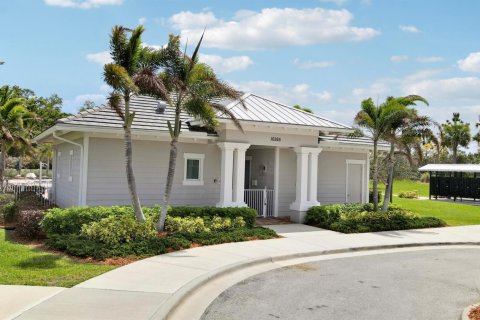 House in Port St. Lucie, Florida 5 bedrooms, 302.12 sq.m. № 2146666 - photo 28