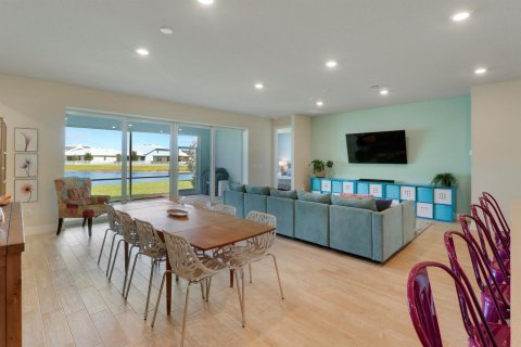 House in Port St. Lucie, Florida 5 bedrooms, 302.12 sq.m. № 2146666 - photo 6