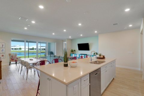 House in Port St. Lucie, Florida 5 bedrooms, 302.12 sq.m. № 2146666 - photo 2
