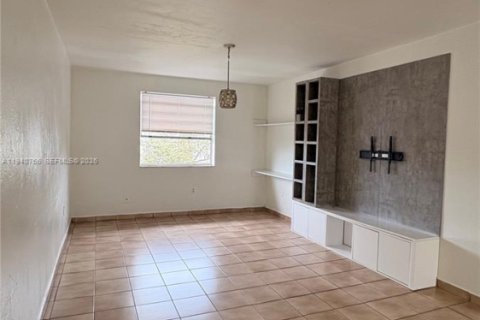 Снять в аренду кондоминиум в Хайалиа, Флорида 2 спальни, 74.14м2, № 1997992 - фото 12