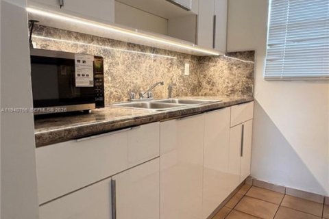 Снять в аренду кондоминиум в Хайалиа, Флорида 2 спальни, 74.14м2, № 1997992 - фото 16