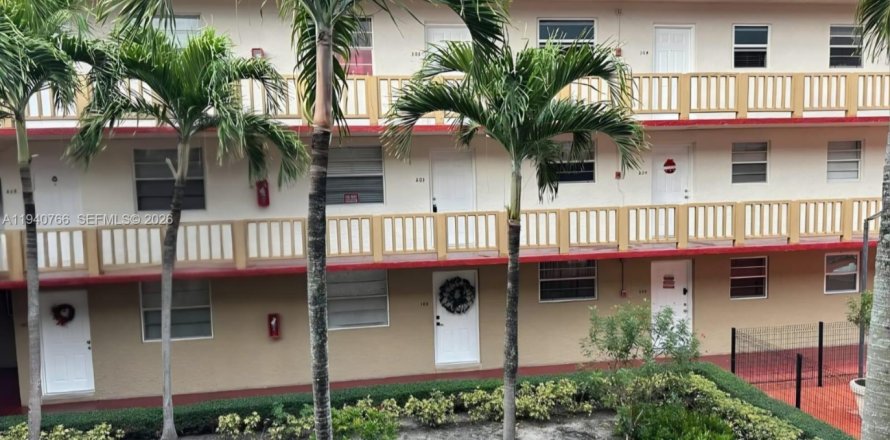 Condo in Hialeah, Florida, 2 bedrooms  № 1997992