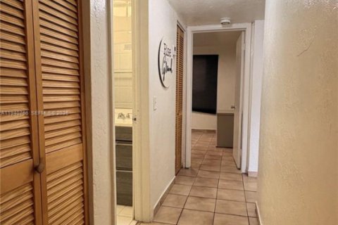 Снять в аренду кондоминиум в Хайалиа, Флорида 2 спальни, 74.14м2, № 1997992 - фото 14