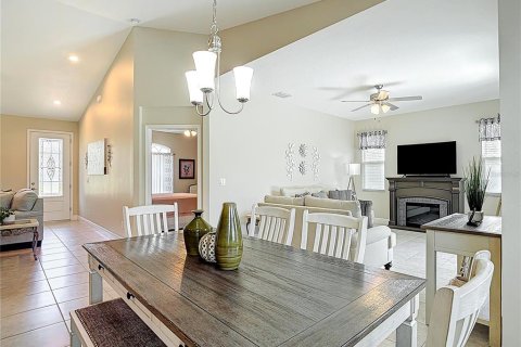 House in Weeki Wachee, Florida 3 bedrooms, 162.95 sq.m. № 1787907 - photo 12