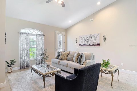 House in Weeki Wachee, Florida 3 bedrooms, 162.95 sq.m. № 1787907 - photo 4
