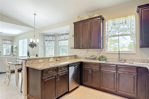 House in Weeki Wachee, Florida 3 bedrooms, 162.95 sq.m. № 1787907 - photo 17