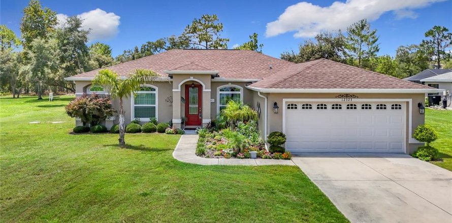 House in Weeki Wachee, Florida 3 bedrooms, 162.95 sq.m. № 1787907