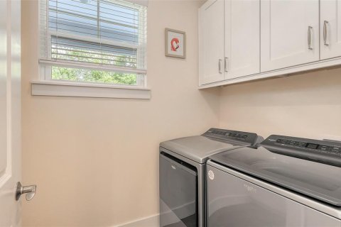 House in Sarasota, Florida 3 bedrooms, 182.92 sq.m. № 1808261 - photo 24