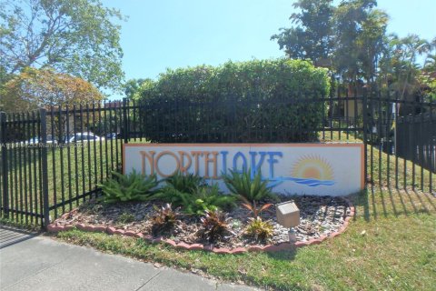 Condominio en Miami, Florida, 2 dormitorios  № 2013322