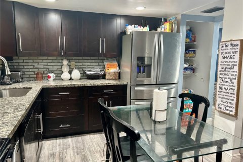 Condominio en venta en Miami, Florida, 2 dormitorios, 130.06 m2 № 2013322 - foto 5