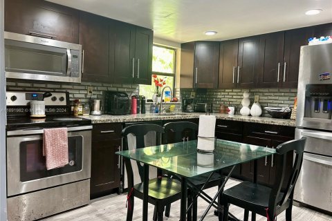 Condominio en venta en Miami, Florida, 2 dormitorios, 130.06 m2 № 2013322 - foto 11