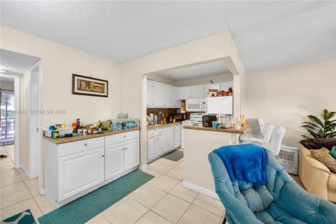 Condo in Deerfield Beach, Florida, 1 bedroom  № 2000248 - photo 6